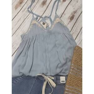 NEW IN-LOOM women's lace strap cami in powder blue
